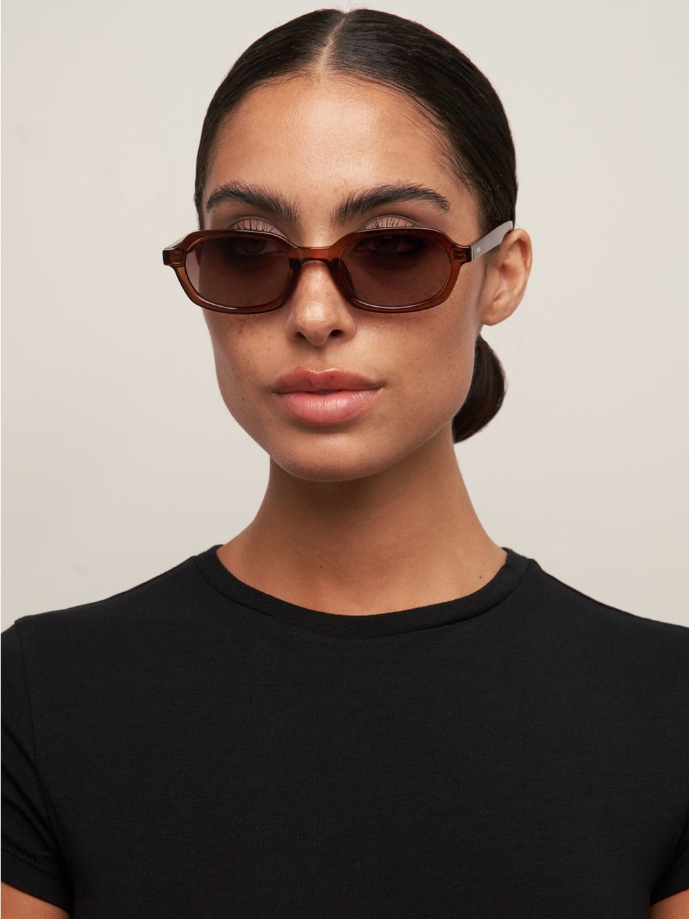 Women's Brown Oval Sunglasses - Classic Sun Lens